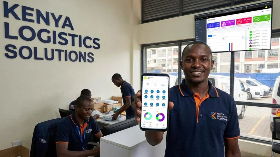 Automating Customer Updates: The Key to Logistics Reliability